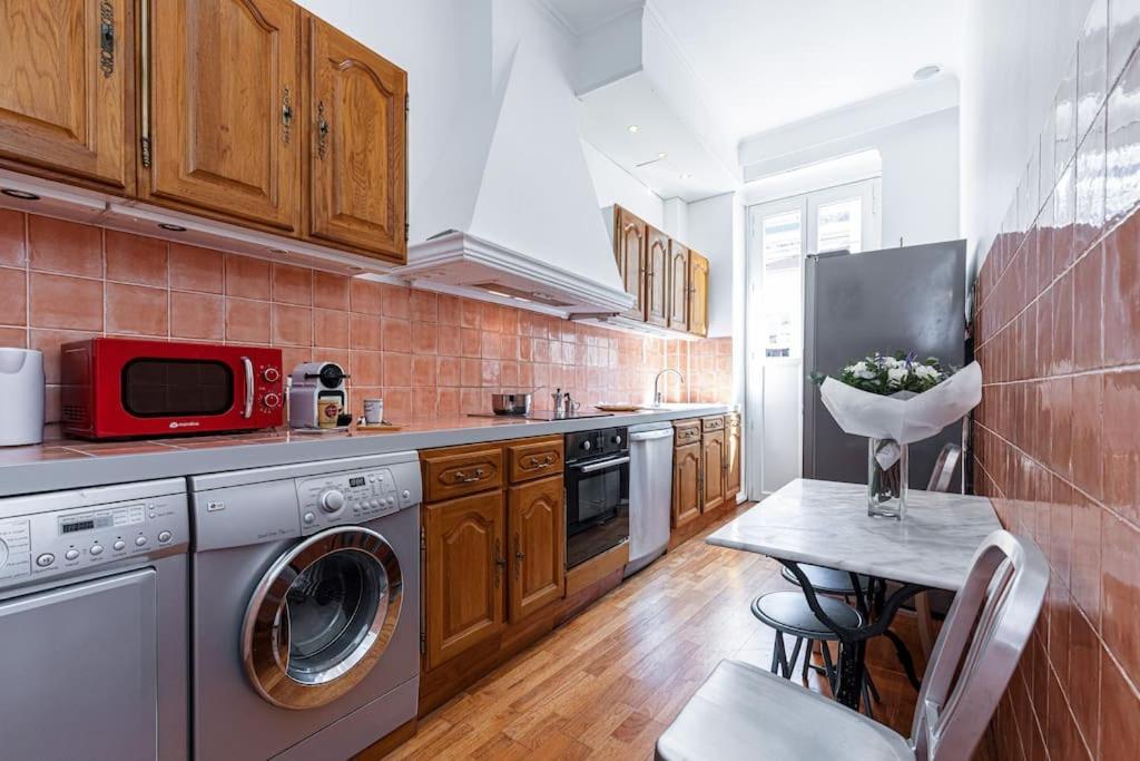 Risso - Comfortable 3 Bedrooms With Balcony Ница Екстериор снимка